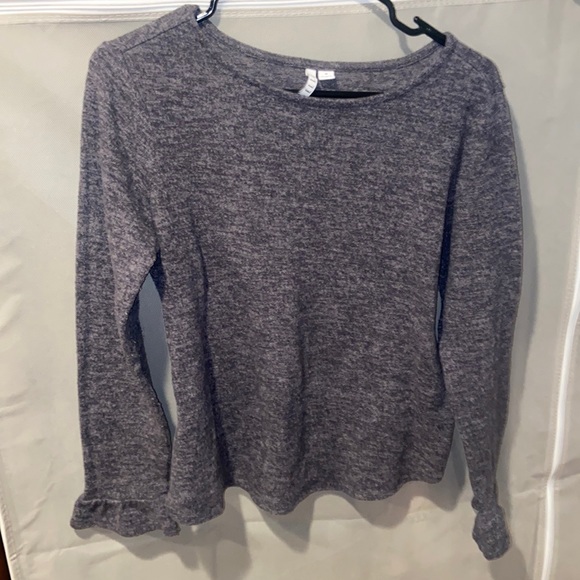 Elle Women’s Sweater in Grey with Scalloped Sleeves - Size Medium - Picture 1 of 4